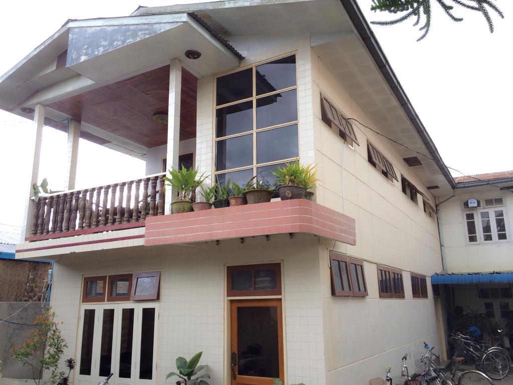 Joy Hotel Nyaung Shwe Exterior photo